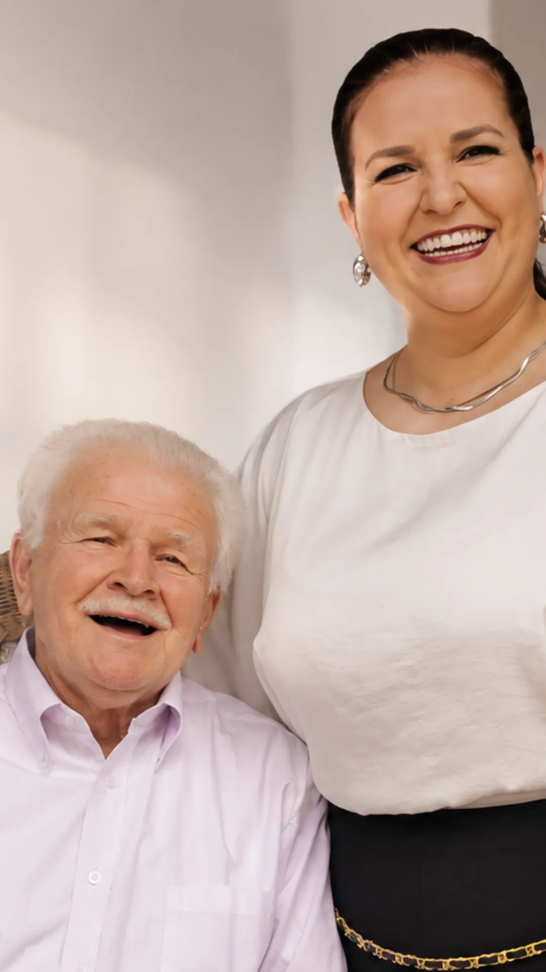 Dos generaciones compartiendo un momento cercano